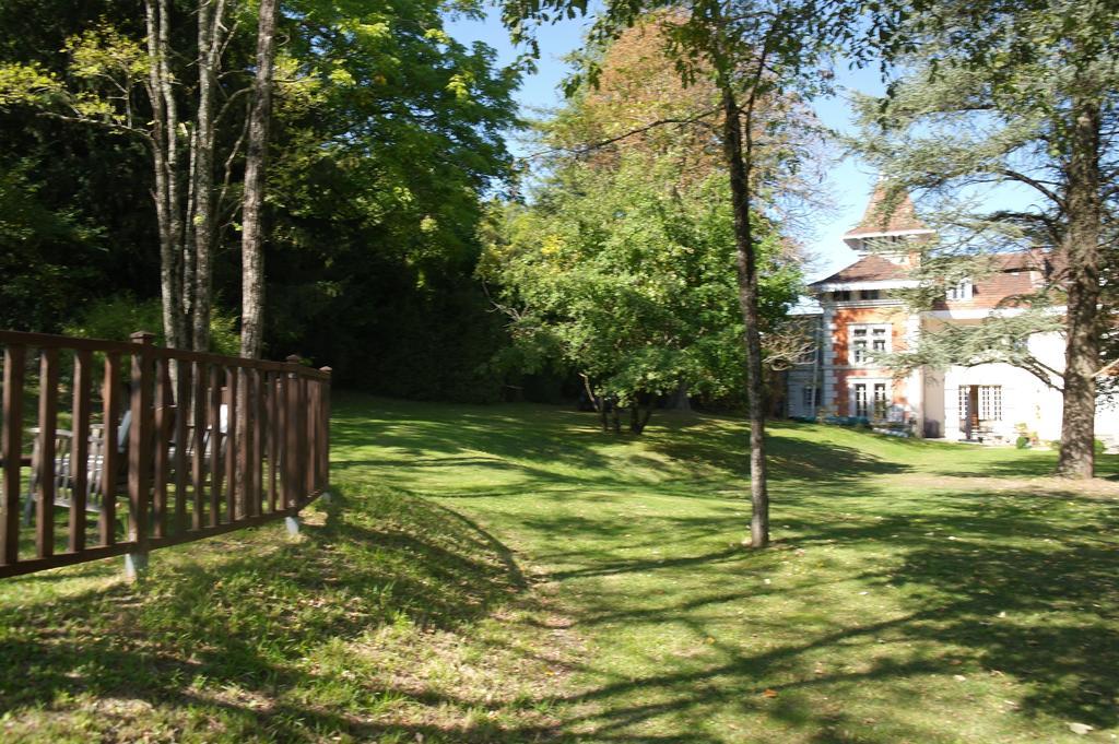 Le Chalet De Luxe Bed and Breakfast Saint-Séverin Esterno foto