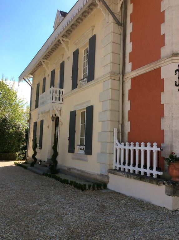 Le Chalet De Luxe Bed and Breakfast Saint-Séverin Esterno foto